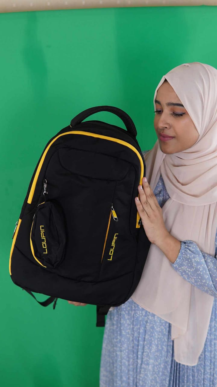 Loupin Bag Black..... ঢাকা সিটিতে ৭০, বাইরে ১৩০ টাকা কুরিয়ার চার্জ প্রযোজ্য